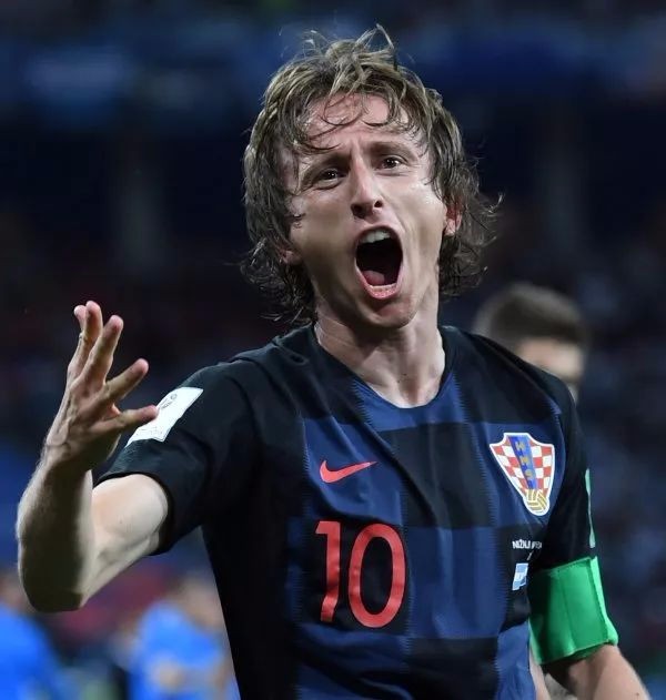 如何看待皇马近况？卡塞米罗：不会为皇马担心，我更担心曼联